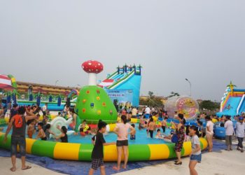 bể bơi bơm hơi cỡ lớn