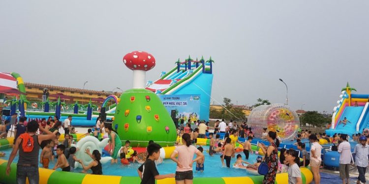 bể bơi bơm hơi cỡ lớn